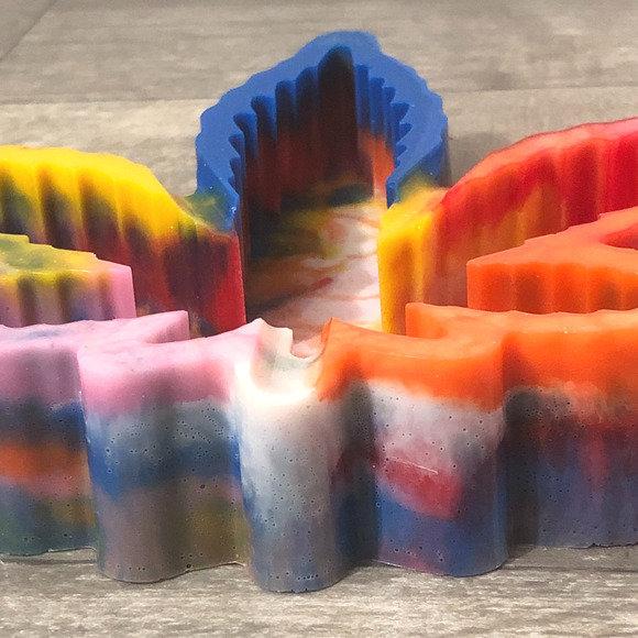 One-of-a-Kind Colorful Handmade Leaf Ashtray - Picture 3 of 6